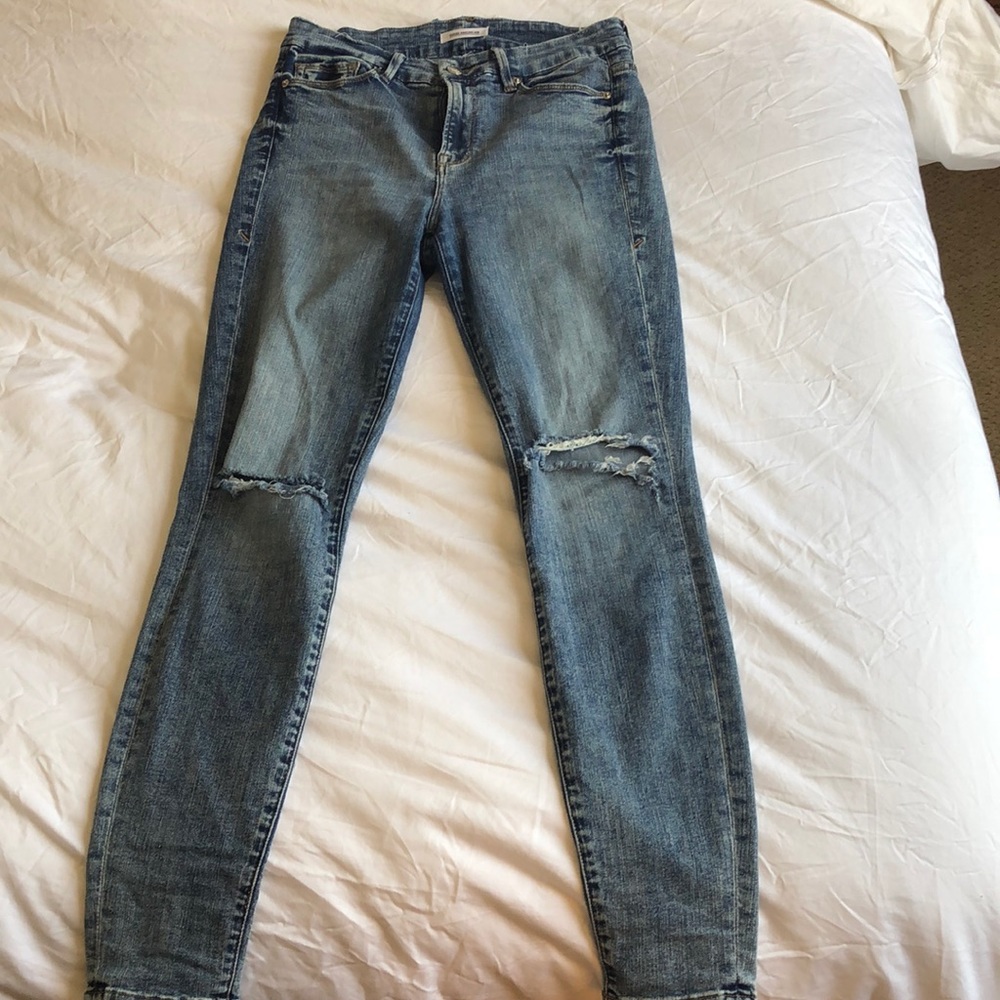 Good American Cut Knee Skinny Jeans